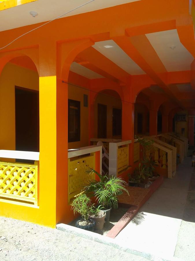 Queen Of Isle Cottages And Restaurant Пуерто Галера Екстериор снимка